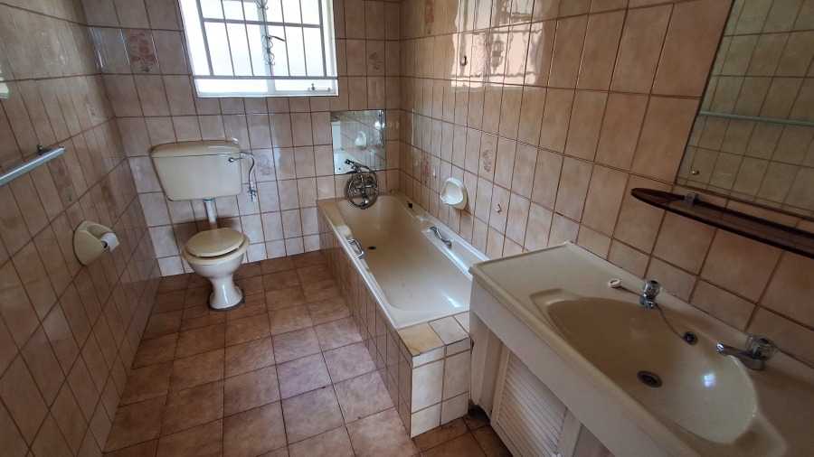 4 Bedroom Property for Sale in Safari Gardens North West